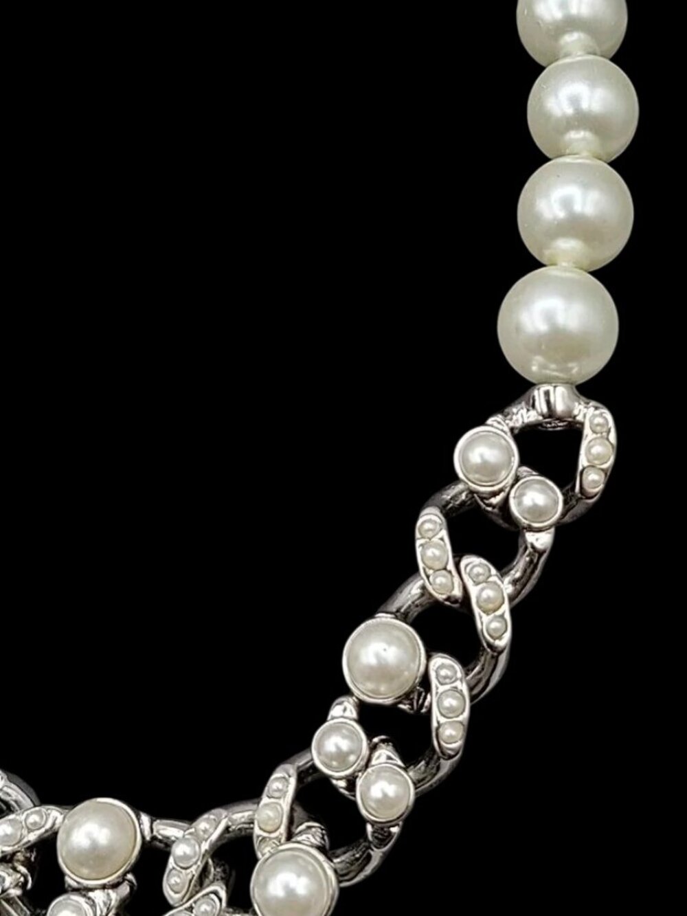 Givenchy Hematite-Plated Chain & Faux Pearl Necklace Glass Stones Accent Vtg 19" - Picture 3 of 16